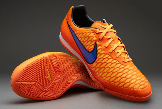 踢球的人球鞋推荐,踢球者必学