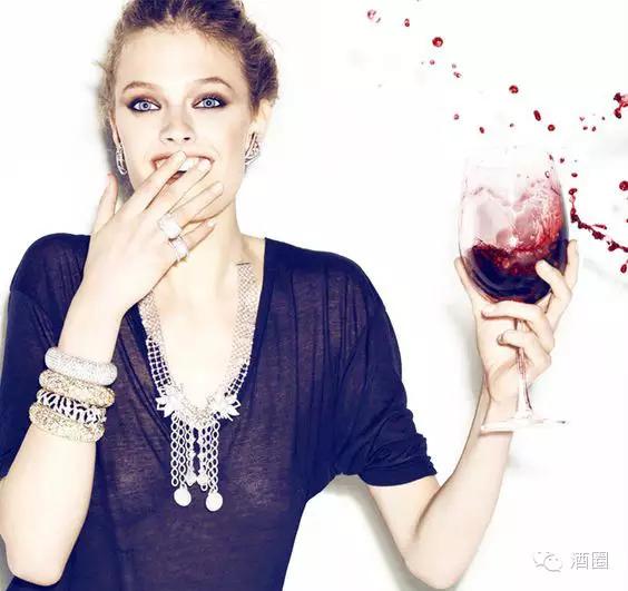 快用红酒泼我，我有祛渍秘籍！