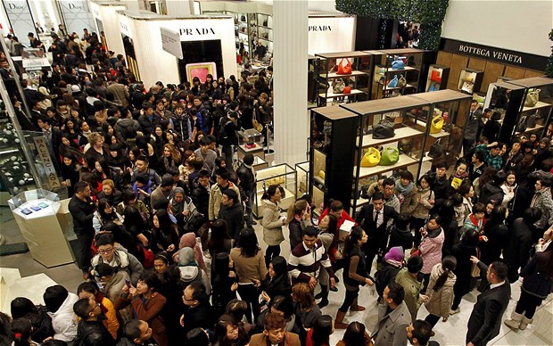 买包=投资？有些名牌包包的价格比房价涨得还快