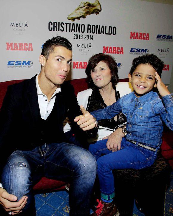 c罗职业生涯非常辉煌岁月不饶人,c罗生涯十大震撼视频