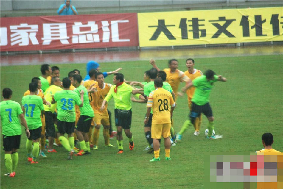 鹿晗踢球什么水平,鹿晗踢球球水平