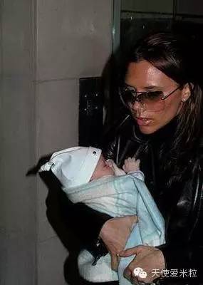 贝克汉姆一家度假最新,贝克汉姆一家六口颜值逆天