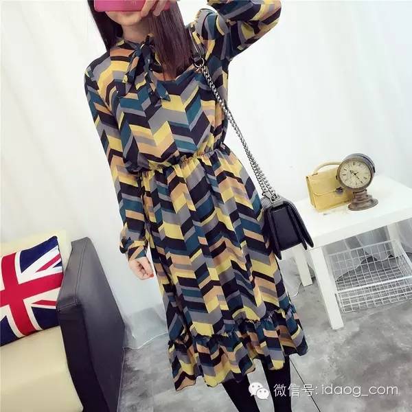 百变秋冬连衣裙减龄甜美风最受宠,最后一套减龄气质连衣裙