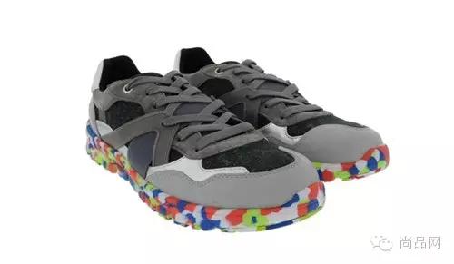 男士红色运动鞋子怎么搭配衣服,165男士增高运动鞋搭配裤子