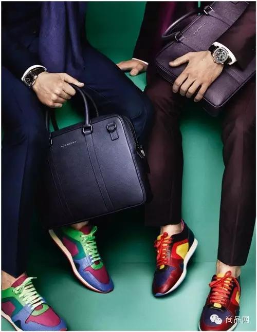 男士红色运动鞋子怎么搭配衣服,165男士增高运动鞋搭配裤子