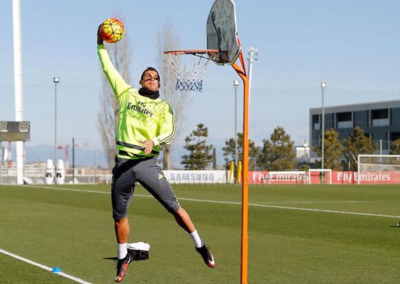 男儿当入樽!C罗也是灌篮高手