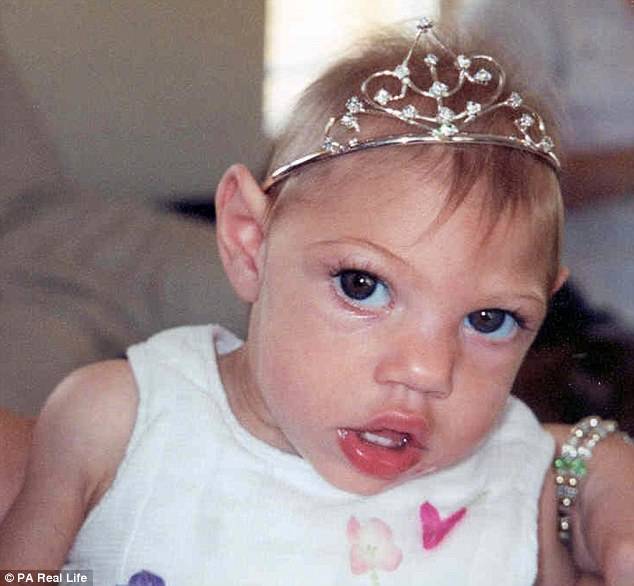 这位妈妈有两个患小头症的女儿，她家的画风是这样的