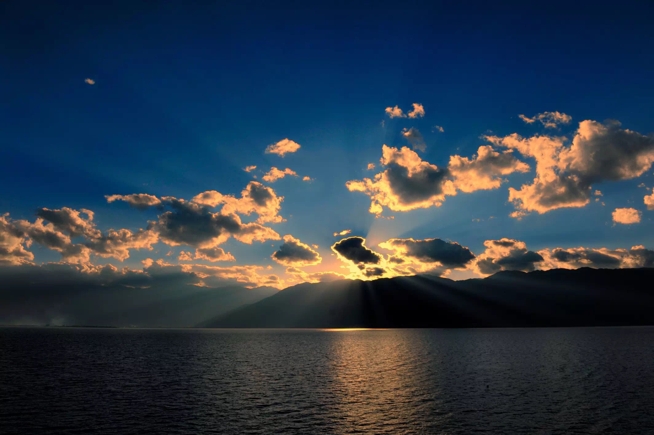 杨丽萍的太阳宫是在泸沽湖吗,鲁豫采访杨丽萍的太阳宫视频