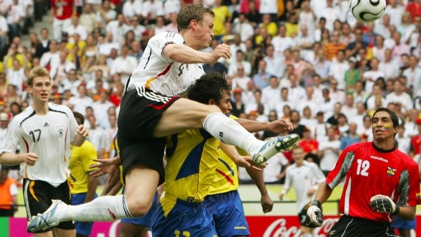 民众呼吁英超领头羊后防中坚回国家队，勒夫表示5年前就回答过