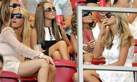 贝克汉姆一家度假最新,贝克汉姆一家六口颜值逆天