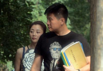 情人节，前国脚少的了几个“渣男”？那英临产，对浪子高峰死心