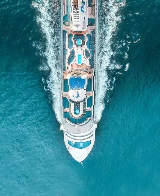 壹闻：地标里藏裸模彩绘艺术家创人体新玩法