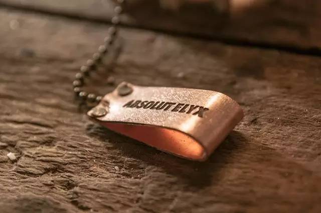 伏特加带灯光,绝对伏特加夜装限量版星夜紫