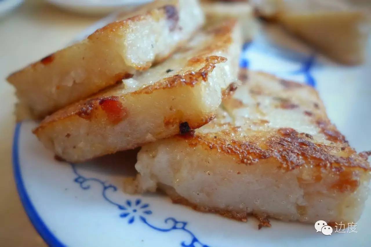 这个店家精通庖丁解猪的绝技，竟能把猪杂分成三十多个精品，让你吃到不同的美味与新鲜