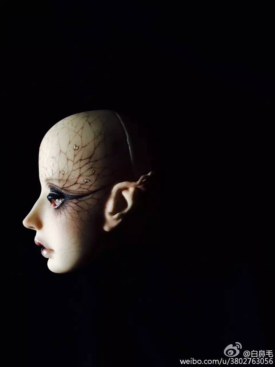 他们为何痴迷一尊动辄数千上万元的BJD娃娃？|封面报道