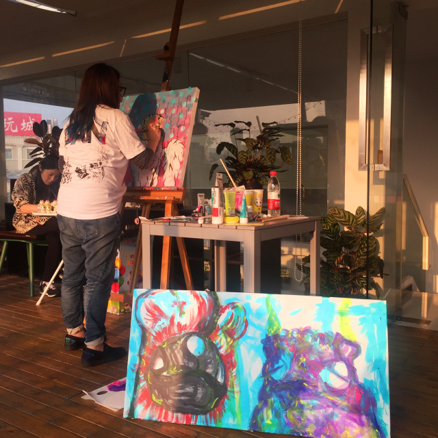 SSF潮玩展一个外行小白眼中的搪胶小怪兽展