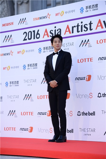 防弹和exo颁奖典礼,yes首尔出席活动视频