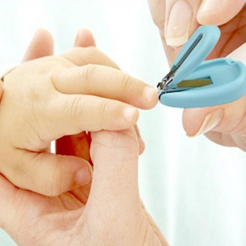 照顾新生宝宝要关注什么,呵护新生宝宝