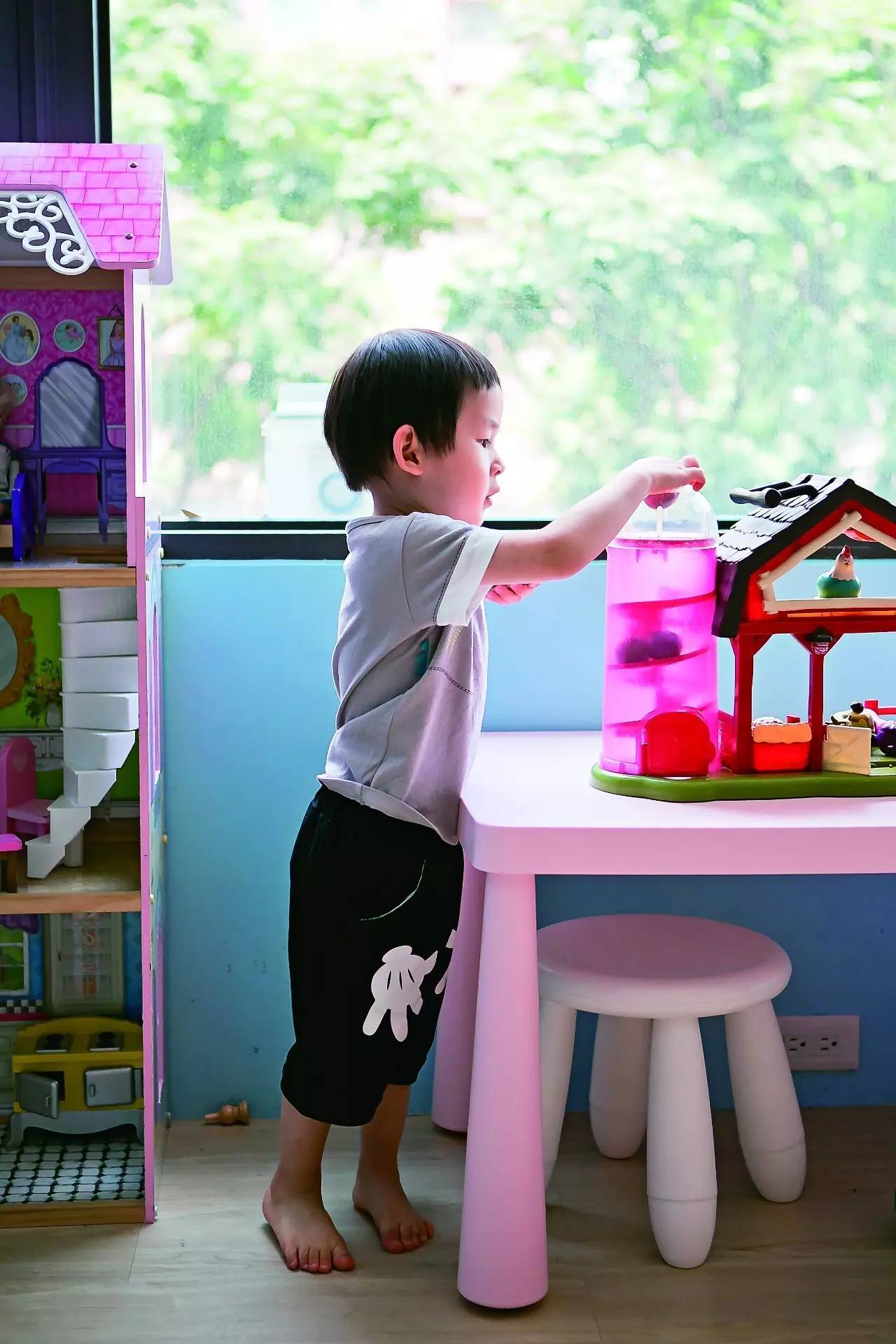 弄清让人焦虑惶恐的，宝宝暂时性W坐姿