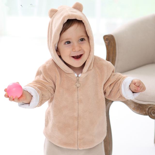 照顾新生宝宝要关注什么,呵护新生宝宝