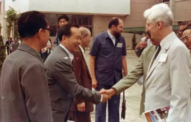 缅怀老校长丰功伟绩,缅怀杨校长