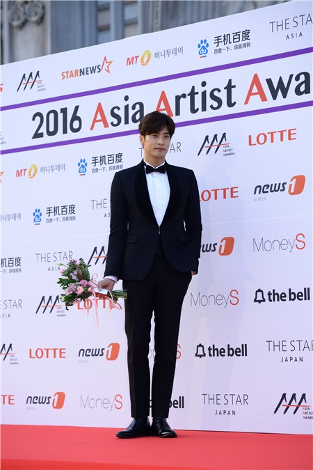 防弹和exo颁奖典礼,yes首尔出席活动视频