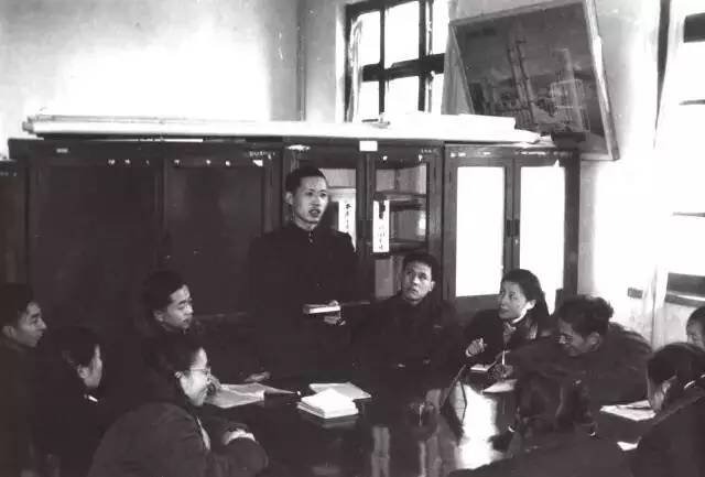 缅怀老校长丰功伟绩,缅怀杨校长