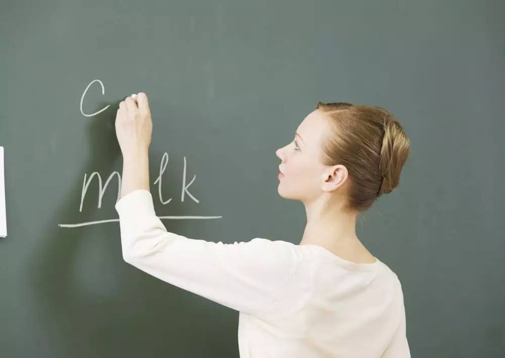 嗓子说话多了疼痛嘶哑处理妙方,教师职业病嗓子嘶哑吃什么药