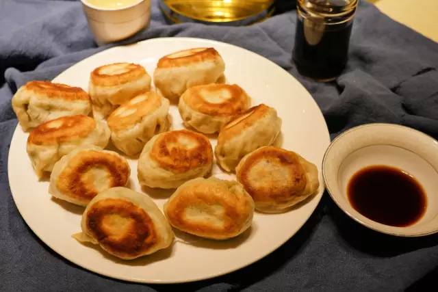 这家餐厅提供的菜单让人细思极恐,这家餐厅菜不好吃却天天爆满