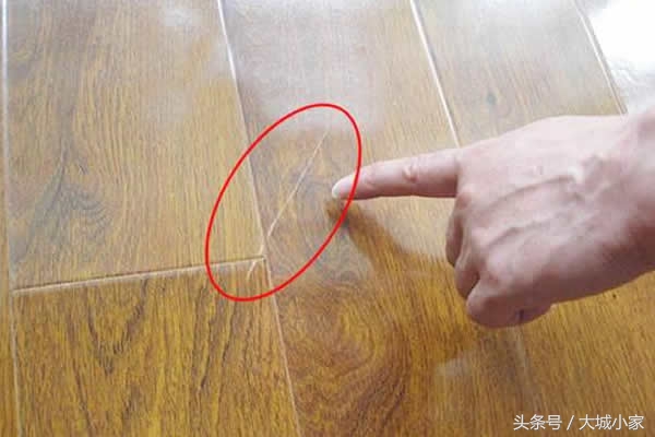 地板表面被划怎么办,地板划了如何处理