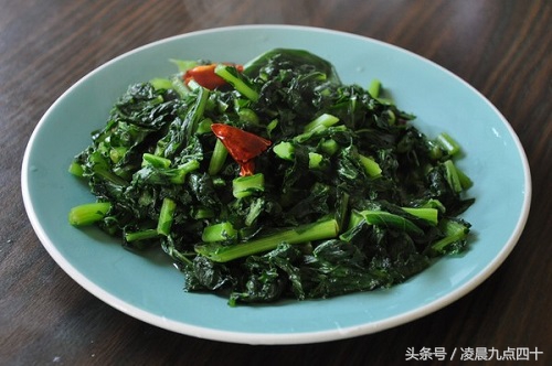 吃红萝卜缨子好还是绿萝卜缨子好,吃萝卜缨好不好