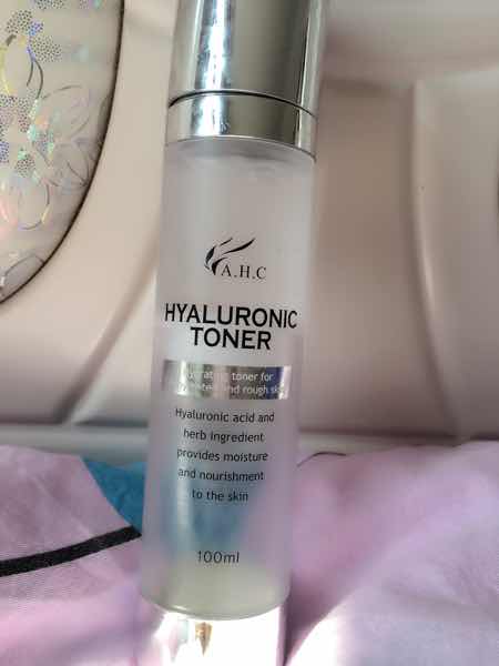 学生护肤好物分享博主推荐,吃土女孩必备的国货护肤品