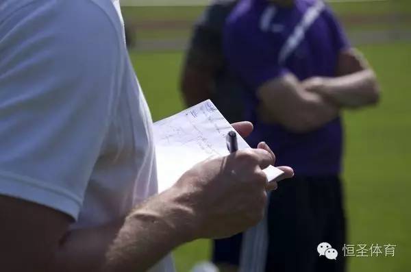 足球教练应具备的素质,优秀足球教练必须要懂的8个聪颖