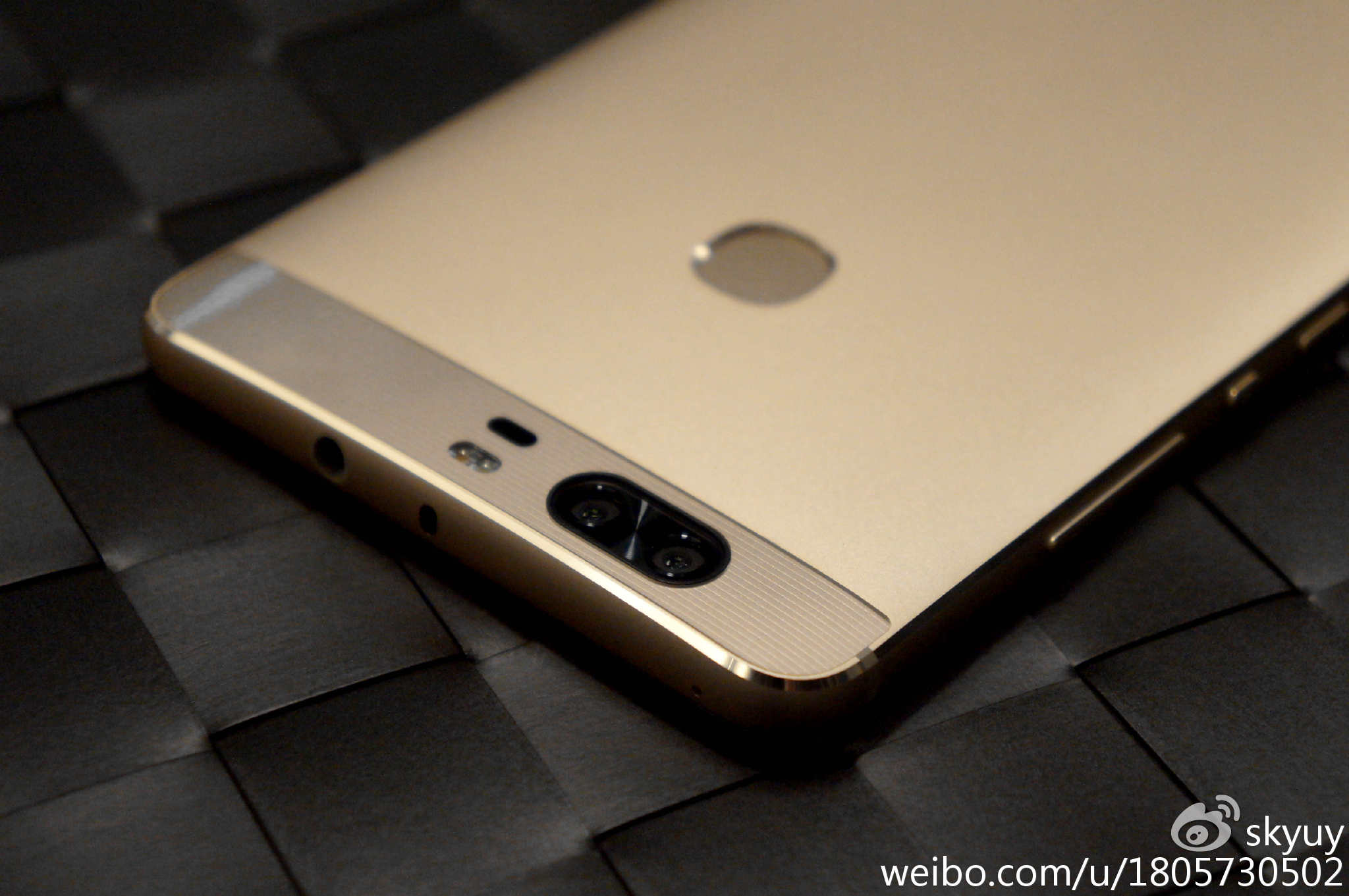 荣耀v8手机测评,荣耀至尊v8平板测评