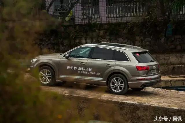 奥迪q73.0t最新版驾驶体验,奥迪q72.0t是什么发动机