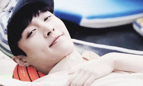 侯佩岑念错张艺兴名字被怒骂，盘点明星主持人的口误瞬间