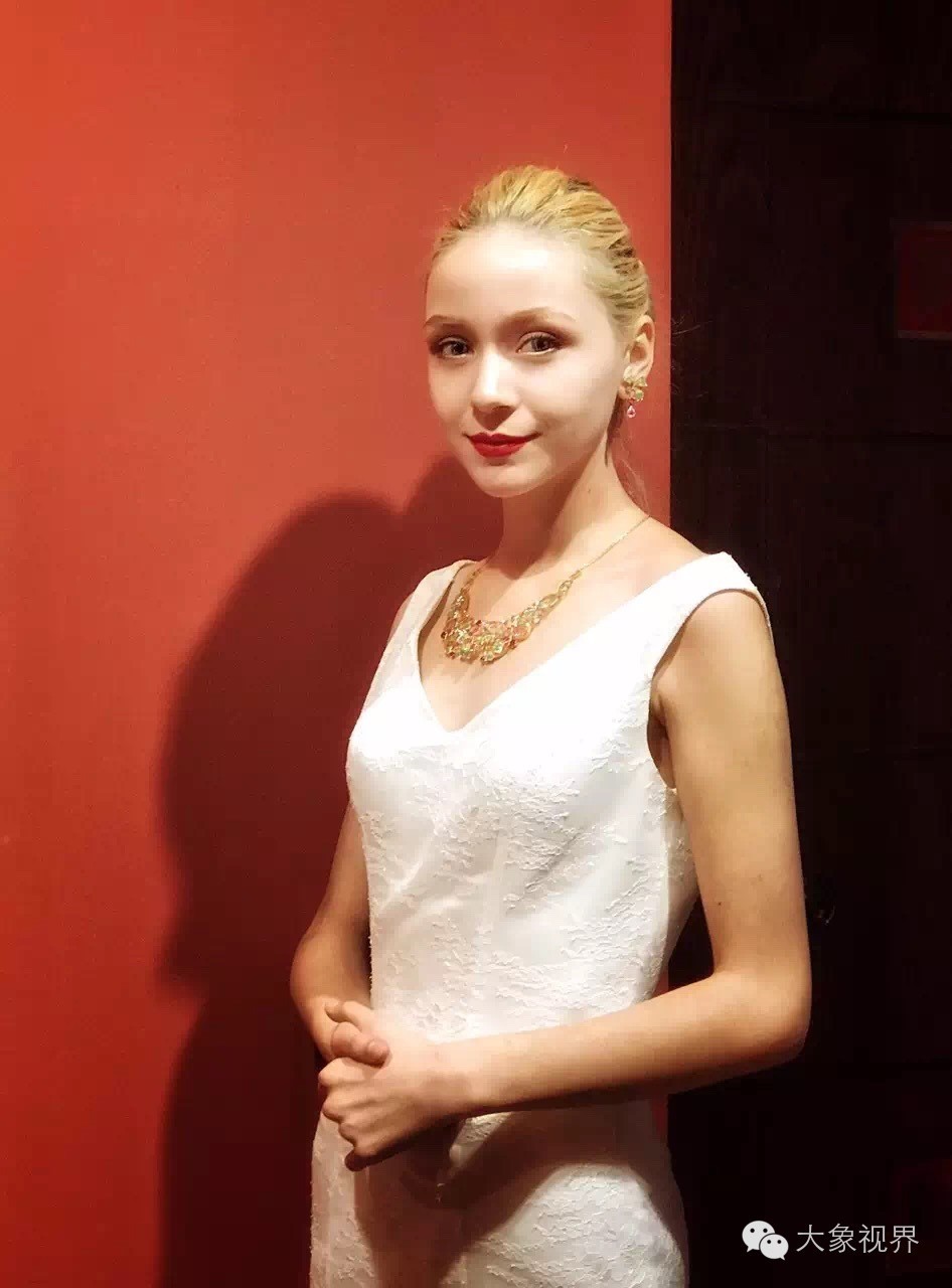 美艳洋模带您私家欧洲之旅！