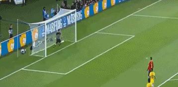 恒大中场保利尼奥到底有多强？10张图给你不一样的视野！