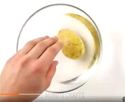 剥大蒜最简单的方法是什么,巧剥蒜皮图解