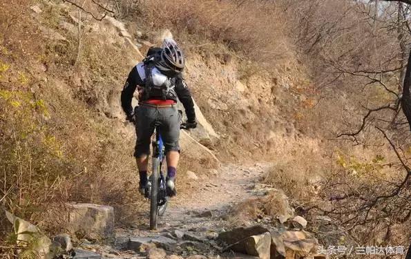 骑行中引起腰背疼痛的原因,骑行腰酸痛是什么原因