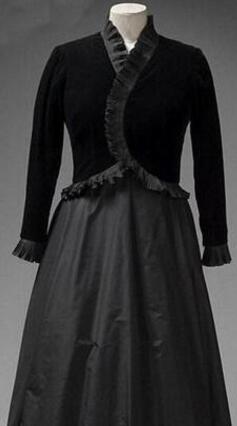 英国女王的高级礼服,英国女王的着装风格