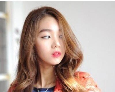 2021最洋气的减龄烫发锁骨卷,女士烫发最好看的几款发型