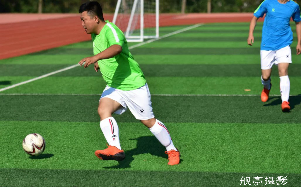 业余足球比赛,业余足球队怎么参加职业比赛