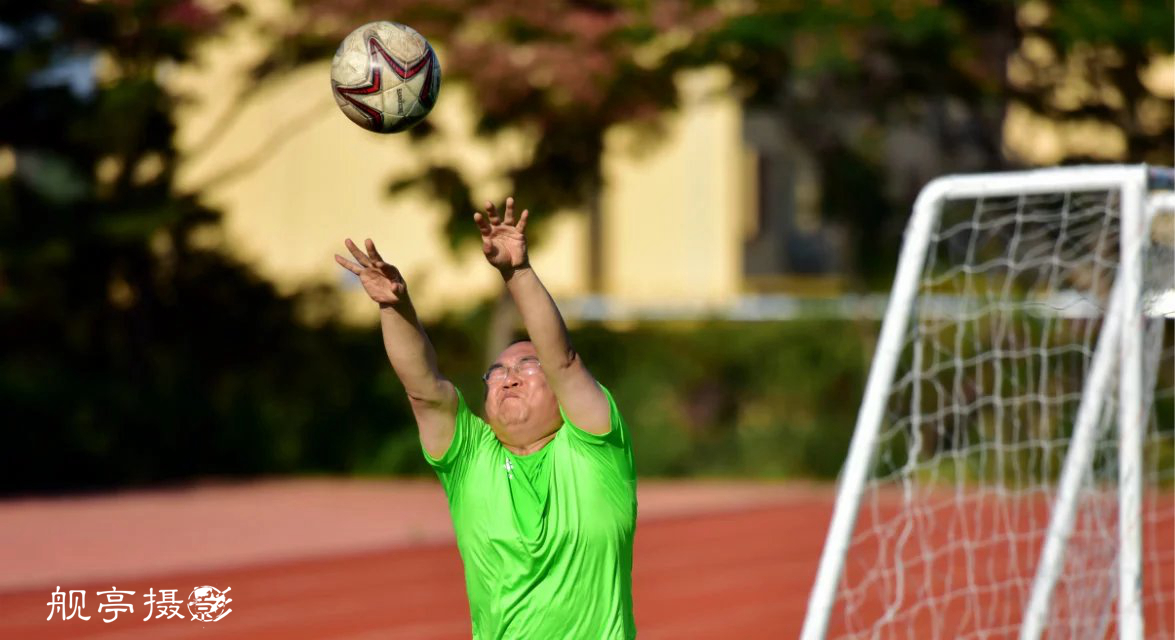 业余足球比赛,业余足球队怎么参加职业比赛