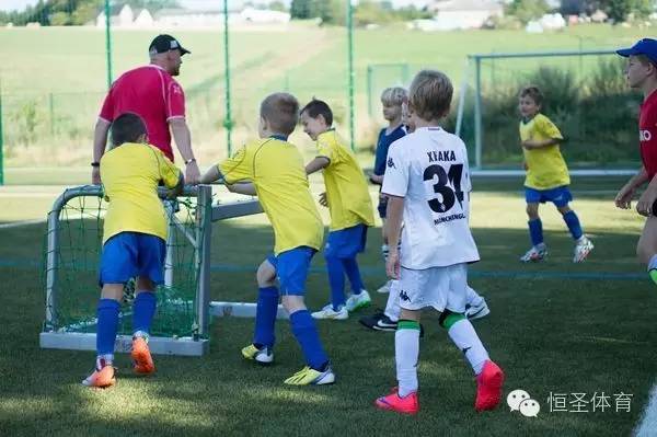 足球教练应具备的素质,优秀足球教练必须要懂的8个聪颖