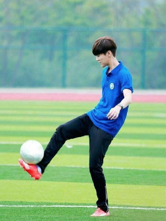 为什么叫鹿晗傻狍子,论鹿晗的傻狍子进化史