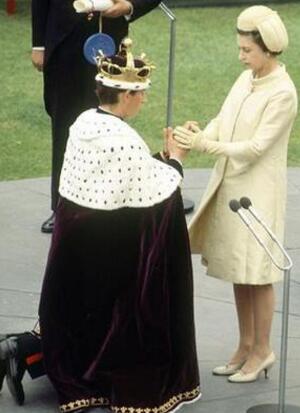 英国女王的高级礼服,英国女王的着装风格