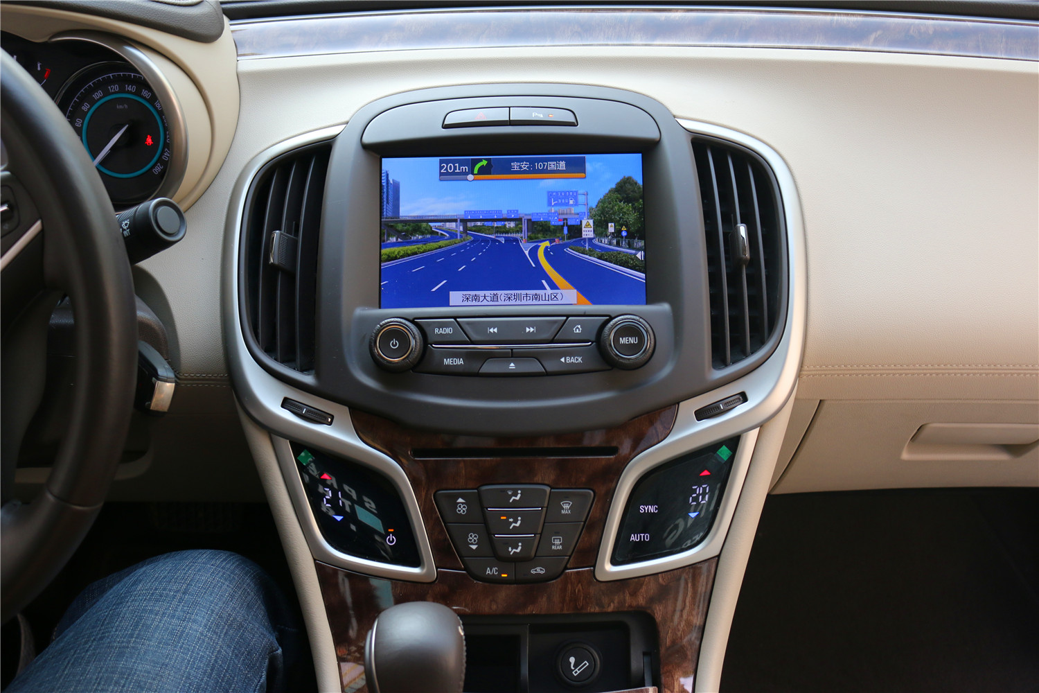 13款别克君越智能导航,别克君越最好的导航一体机