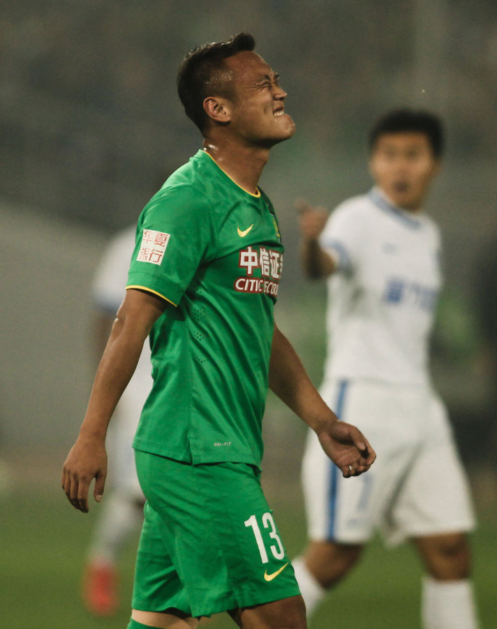 中超各种嘿吹过的牛逼未兑现，功勋球员要离队，国安怎么办？