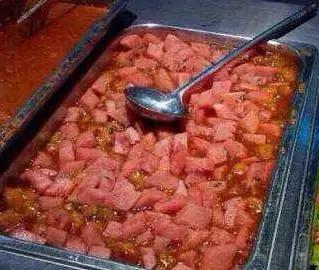 还是憋吃9块钱的砂锅大嘴猴啦，我们一起去吐吧